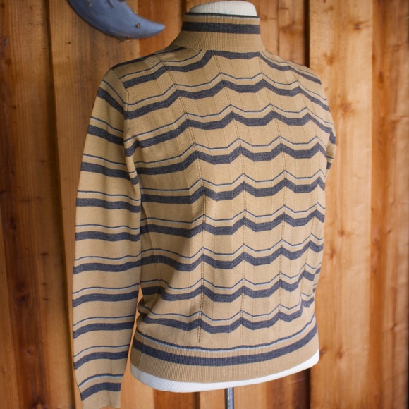Vintage I. Magnin Jaeger 100% Wool Brown & Grey Chevron Knit Moch Neck Sweater - Picture 7 of 15